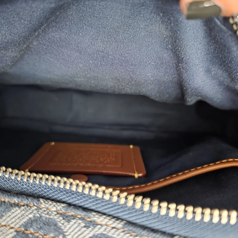 Coach Charter 24 In signature Denim